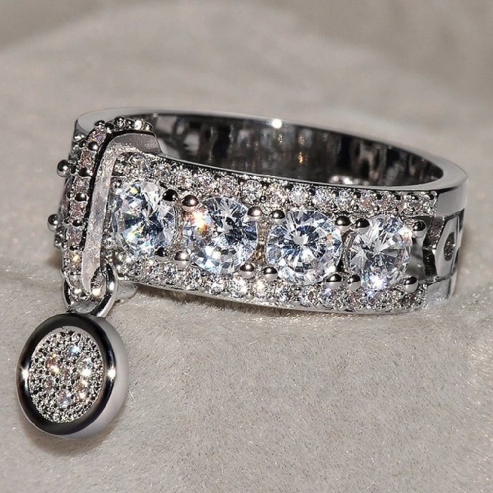 NWT Silver round diamond drop ring Size 8